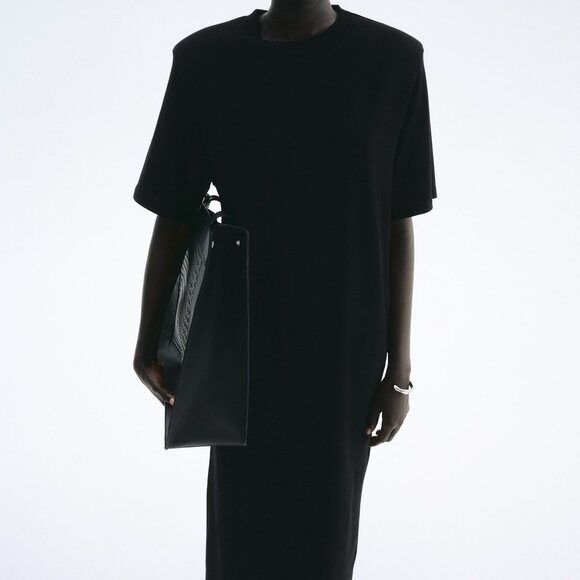 H&M EDITION Shoulder-pad T-shirt dress black - Picture 3 of 10